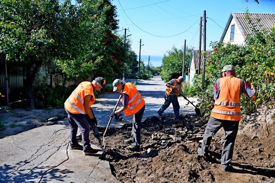 У Нікополі активно ремонтують дороги (фото)