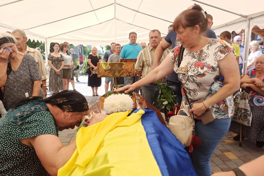 У Нікополі 17 серпня простилися із загиблим на війні Героєм