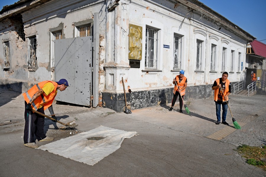 Нікополь живе і працює навіть під обстрілами (фото)