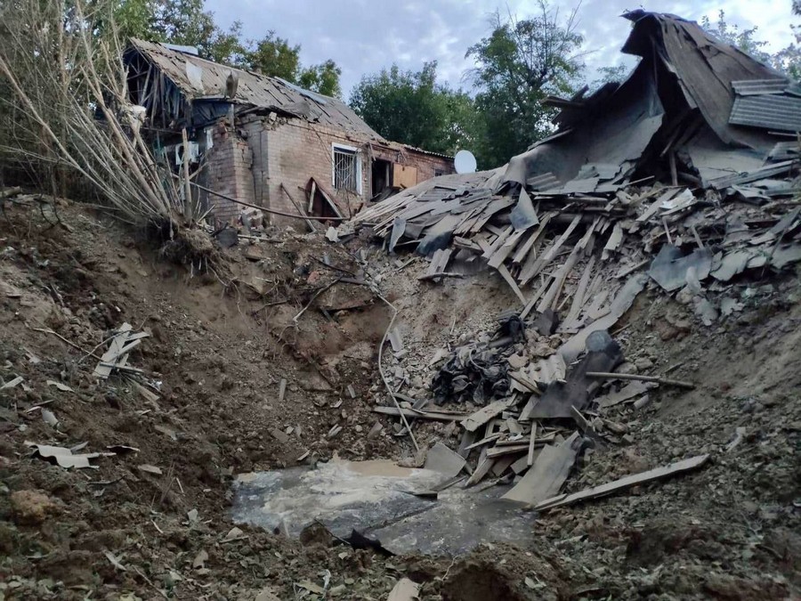 Ворог тричі за ніч обстріляв Нікополь, вдарив по Марганцю, Червоногригорівці і Зеленодольську