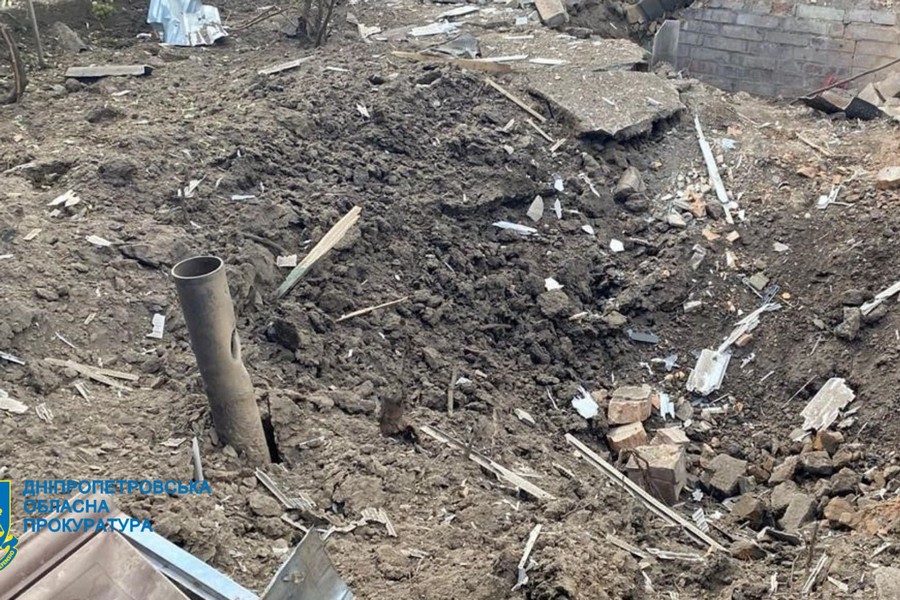 Пошкоджено будинки, стадіон, автомобіль – розпочато розслідування обстрілів Нікополя і Марганецької громади