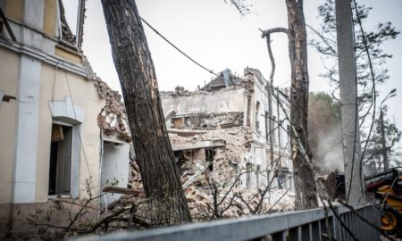Ракетний удар по центру Дніпра – ОВА показала моторошні фото наслідків