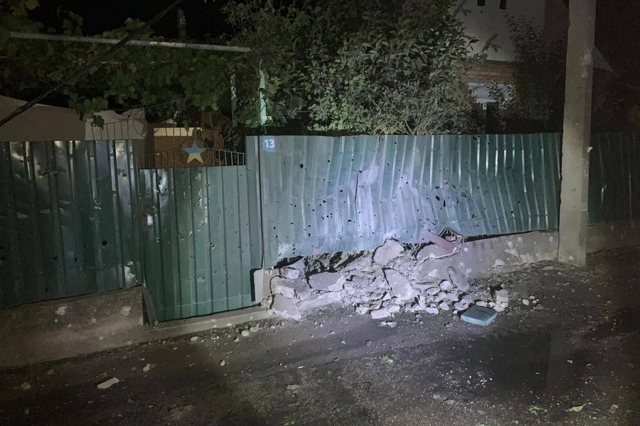 У Нікополі пошкоджено 20 будинків, автівки і газогони внаслідок обстрілів 14 вересня – мер