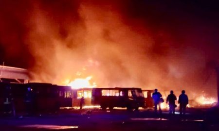 Нова ракетна атака Дніпра і обстріли Нікопольщини: є загиблий, поранені, згоріли десятки автобусів, руйнування