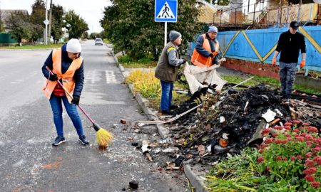 В Никополе ликвидируют последствия ночного обстрела