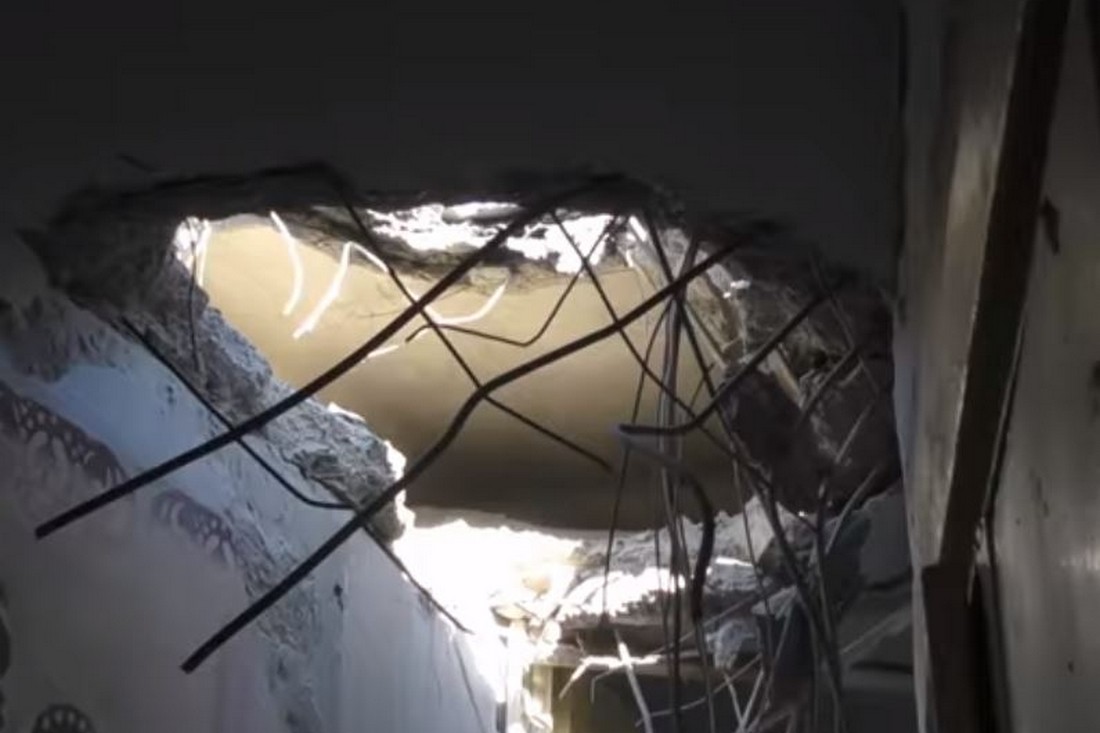 Внаслідок обстрілів у Нікополі понад 30 пробитих дахів багатоповерхівок – як проходять ремонтні роботи