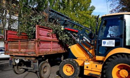 Які роботи з благоустрою міста сьогодні проводять комунальники Нікополя