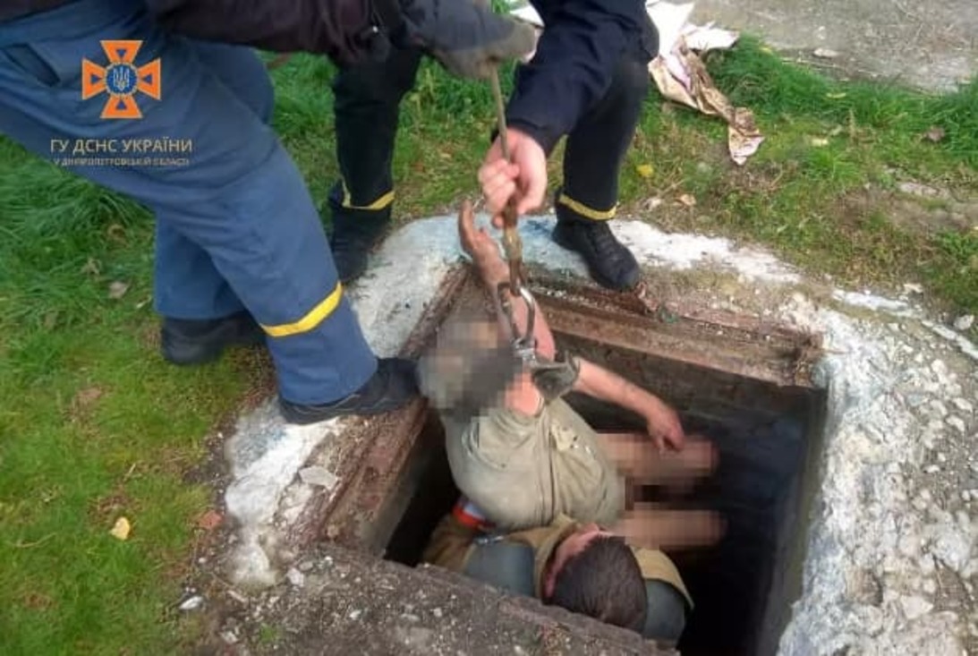 У Нікополі врятували чоловіка, який впав у яму