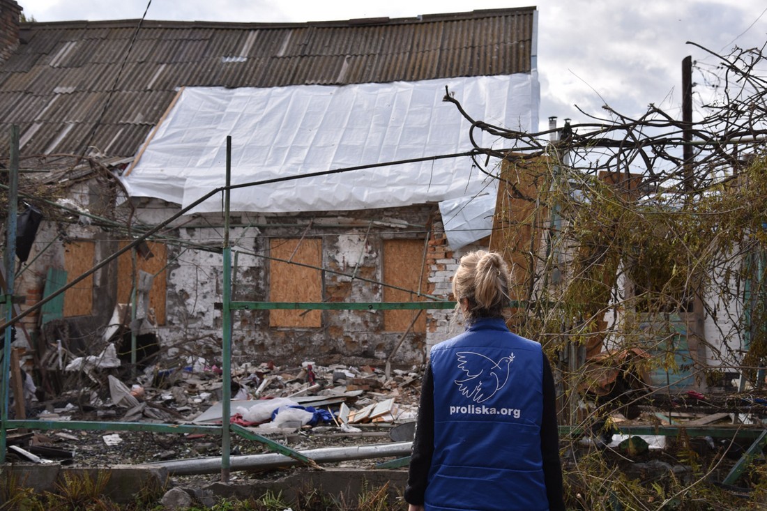 У Нікополі пошкоджено 400 багатоповерхівок і 1000 приватних будинків – благодійники допомагають відновлювати