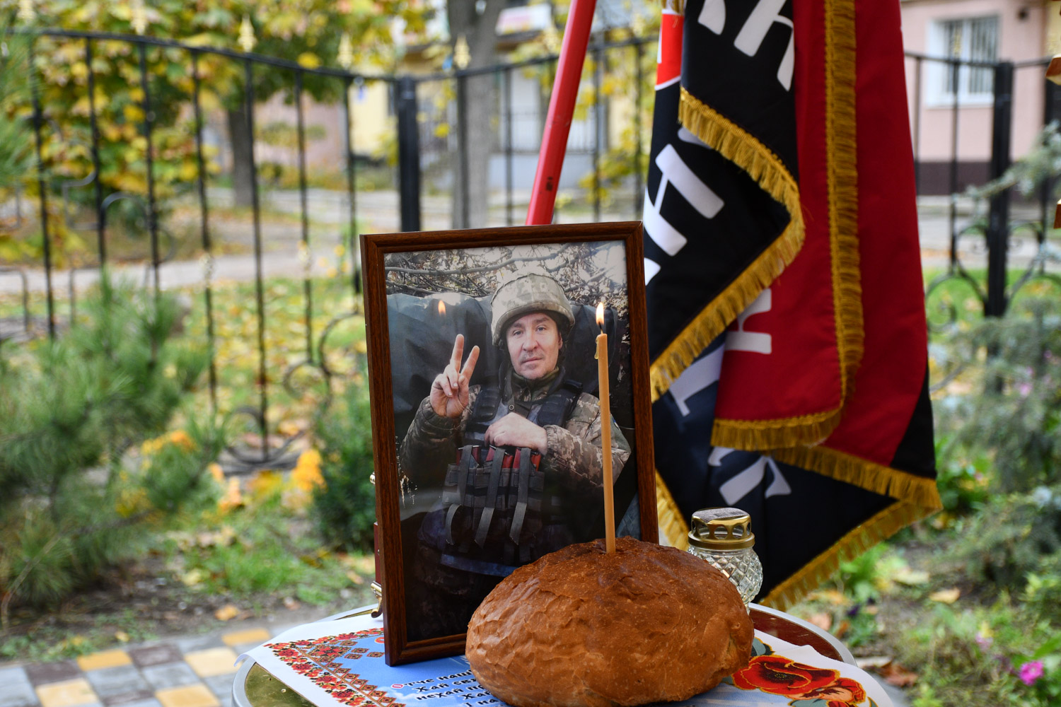 У Нікополі 25 жовтня провели в останню путь загиблого Героя (фото)