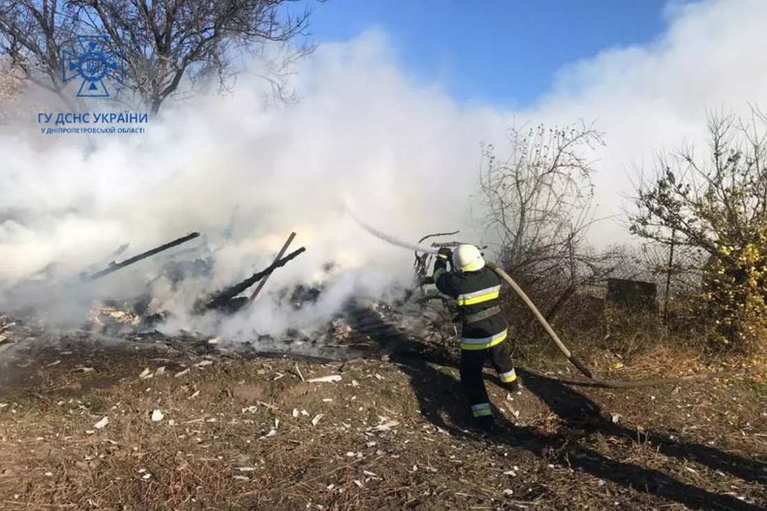 Біля Нікополя сталася пожежа у приватному домоволодінні: згоріло 10 тон сіна