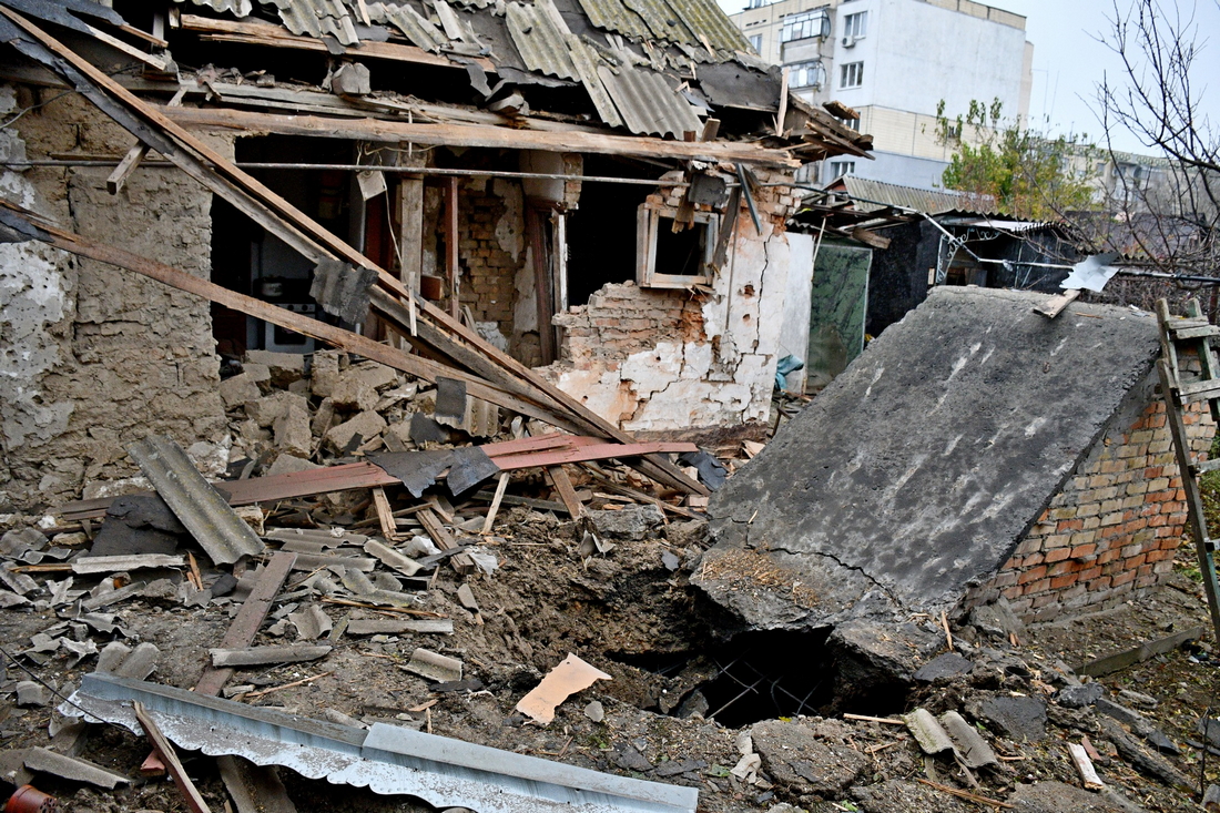Нікополь знову обстріляли, понівечено 56 будинків – фото