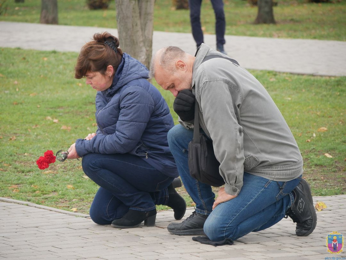 У Покрові 24 листопада провели в останню путь загиблого Героя (фото)