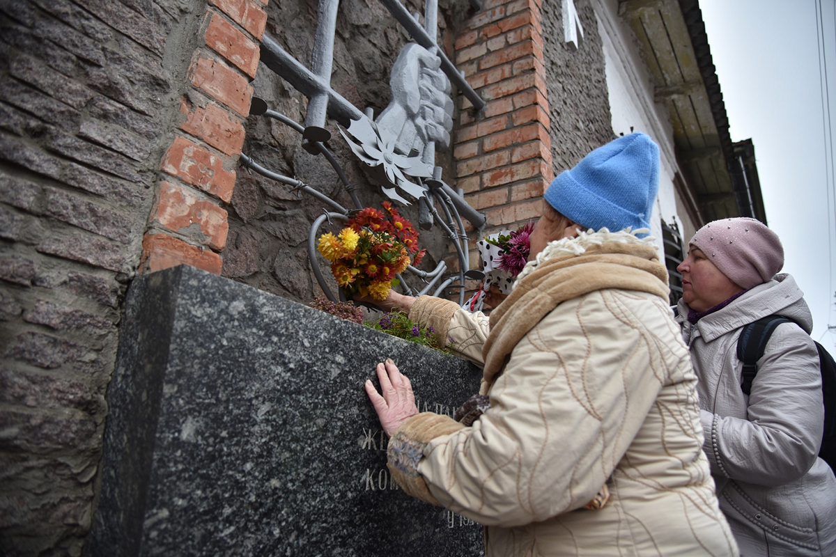 У Нікополі вшанували пам'ять жертв Голодоморів (фото)