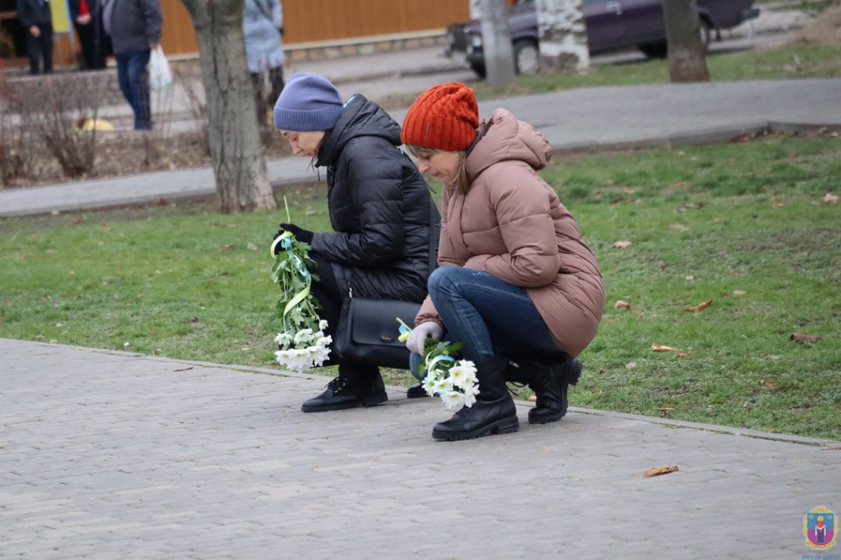 У Покрові 30 листопада провели в останню путь загиблого Героя (фото)