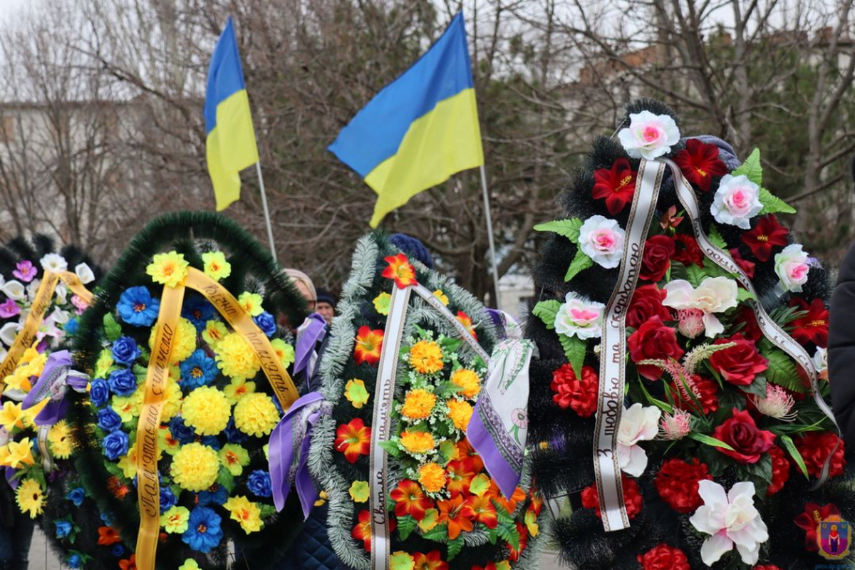 У Покрові 30 листопада провели в останню путь загиблого Героя (фото)