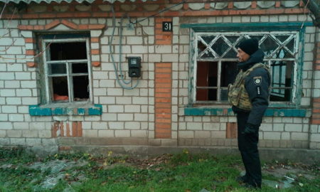 Під час обстрілу Нікопольського району поранено жінку: поліція документує наслідки ворожих ударів