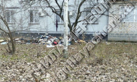 В Енергодарі буряти зайняли більшість квартир в багатоповерхівці – сміття викидають з вікон