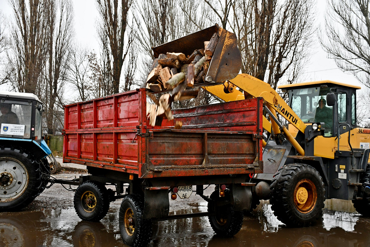 Безкоштовні дрова у Нікополі вже отримали 140 родин: термін подачі заявок подовжено