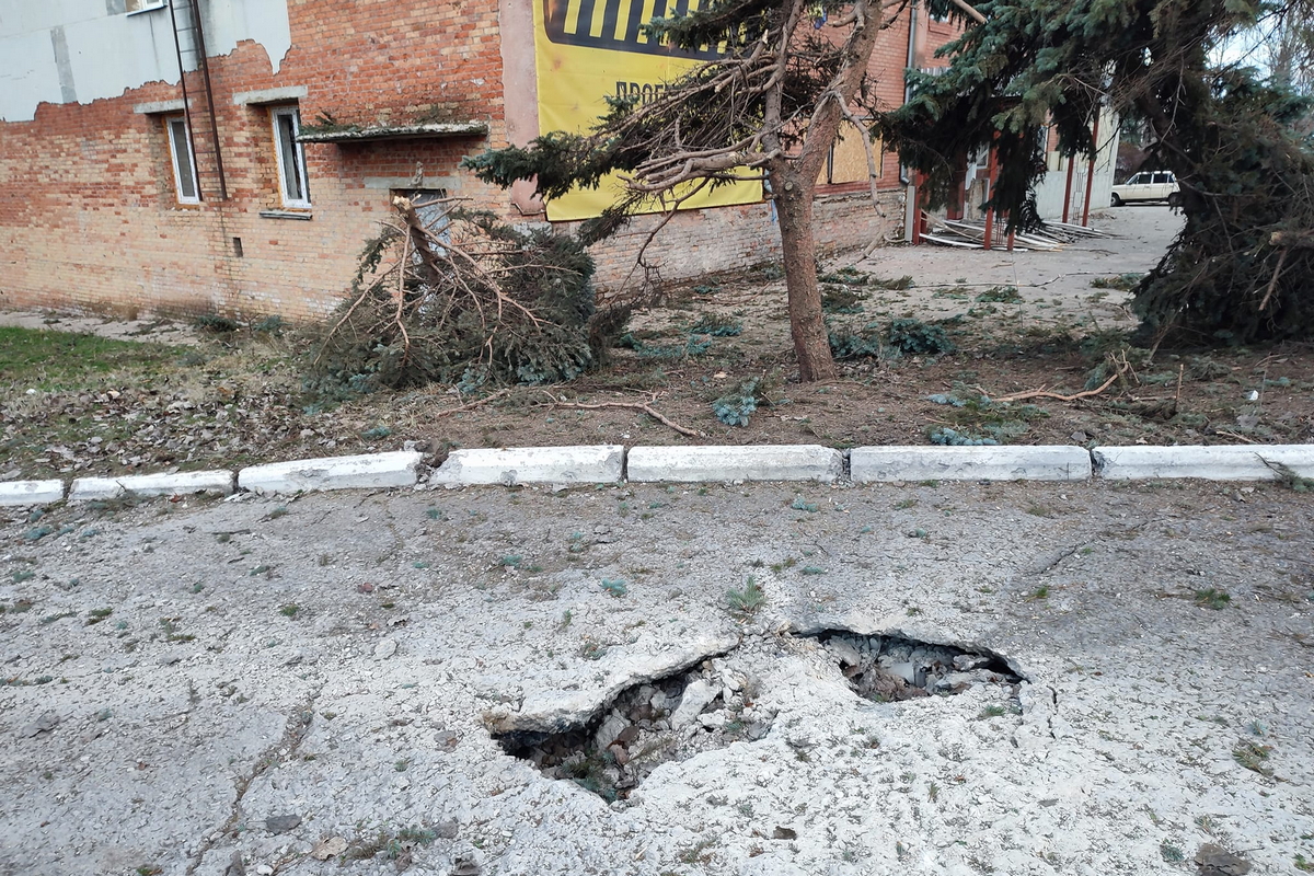 Ворог вдарив по центру Марганця 19 грудня: фото руйнувань