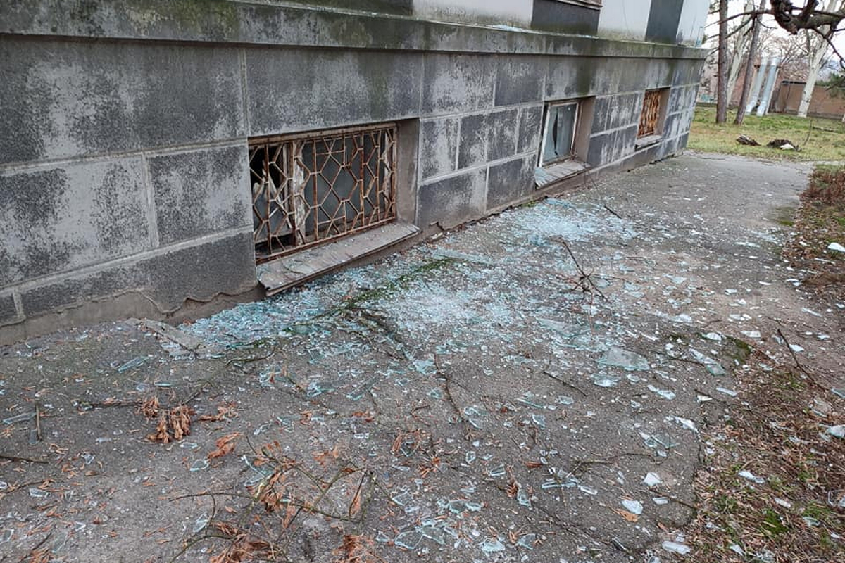 Ворог вдарив по центру Марганця 19 грудня: фото руйнувань