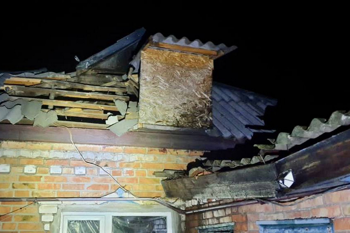 Окупанти випустили 50 снарядів по Нікопольщині - понівечені будинки, автівки, електромережі