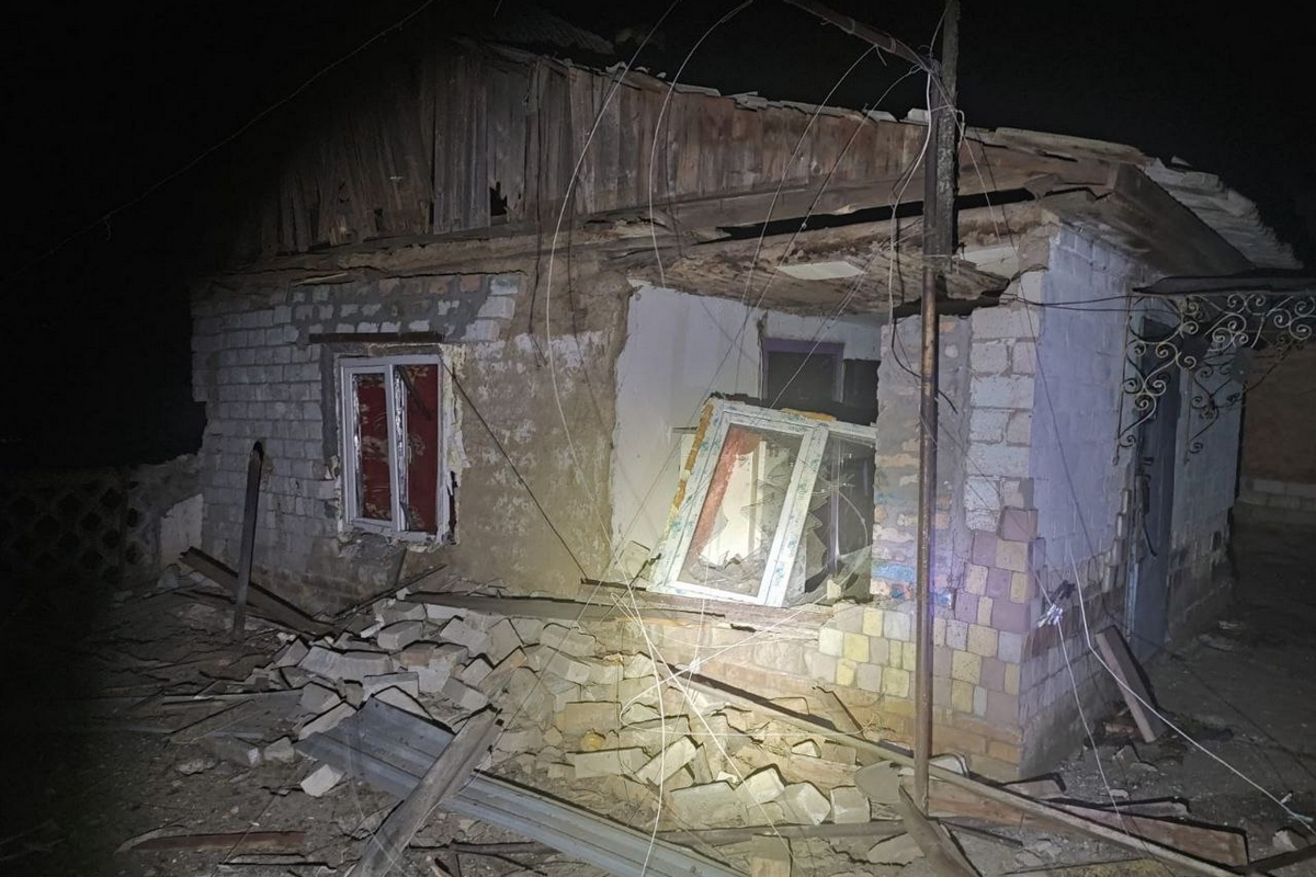 60 снарядів по Нікопольщині: Євген Євтушенко показав наслідки нічних атак