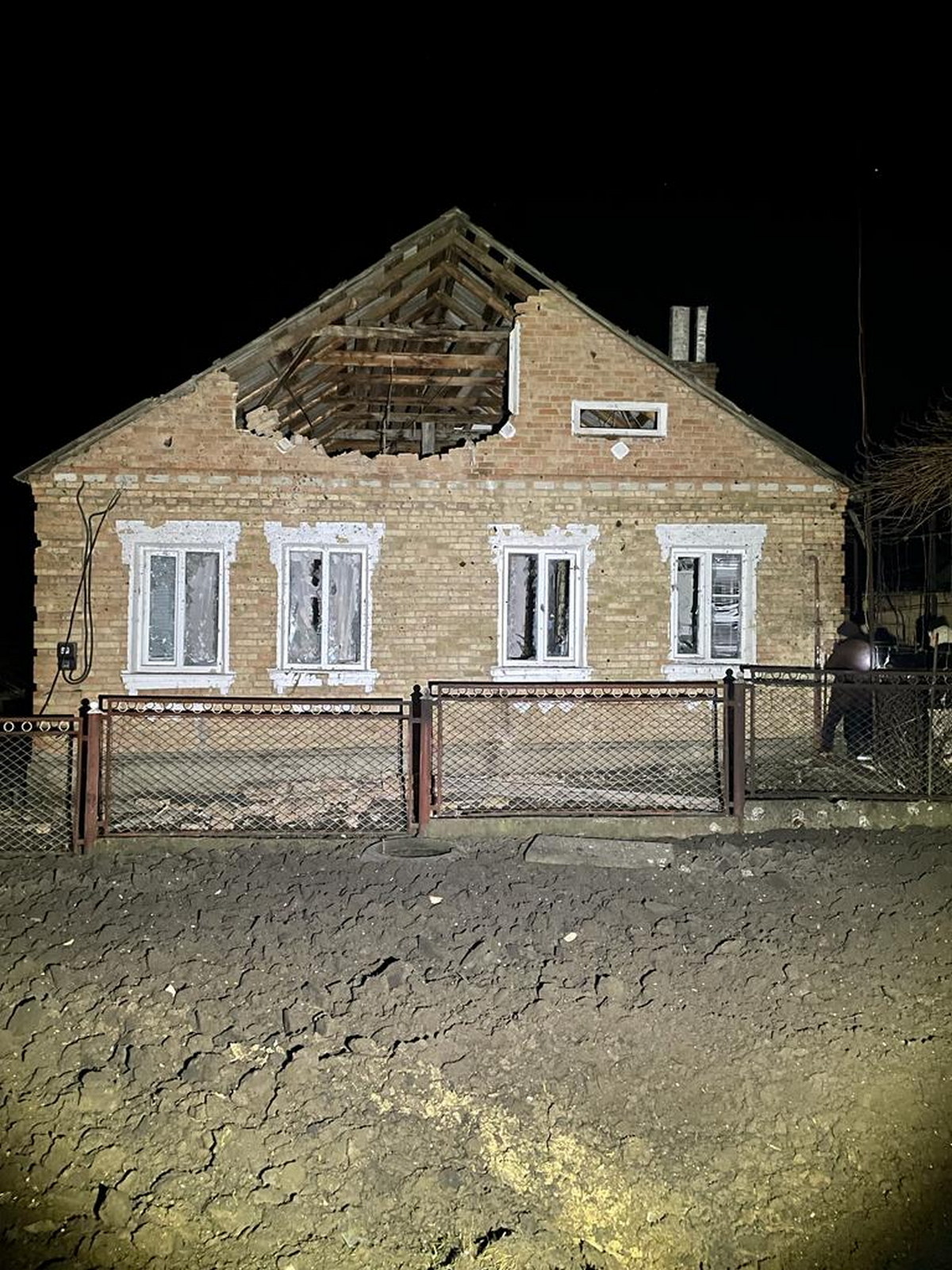 У поліції показали фото наслідків обстрілів Марганця і Червоногригорівської громади