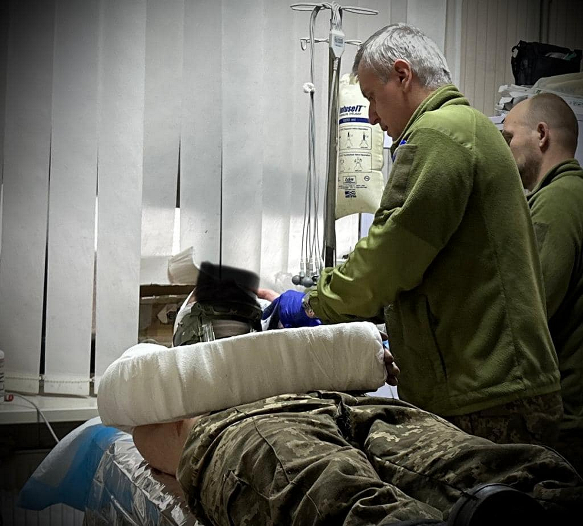 Рідна для нікопольців 25-та бригада показала роботу своїх янголів – військових медиків