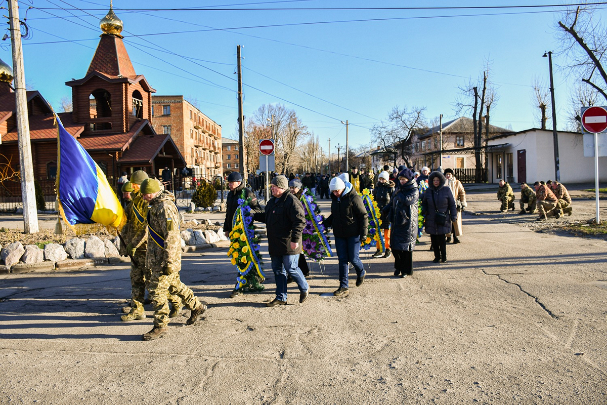 У Нікополі 10 січня провели в останню путь загиблого Героя (фото)