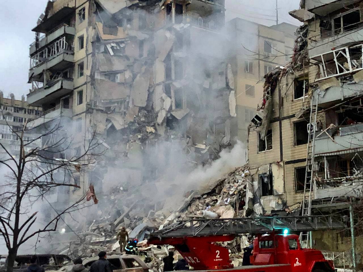 Люди кричать під завалами: ракетний удар по Дніпру - перші дані про постраждалих