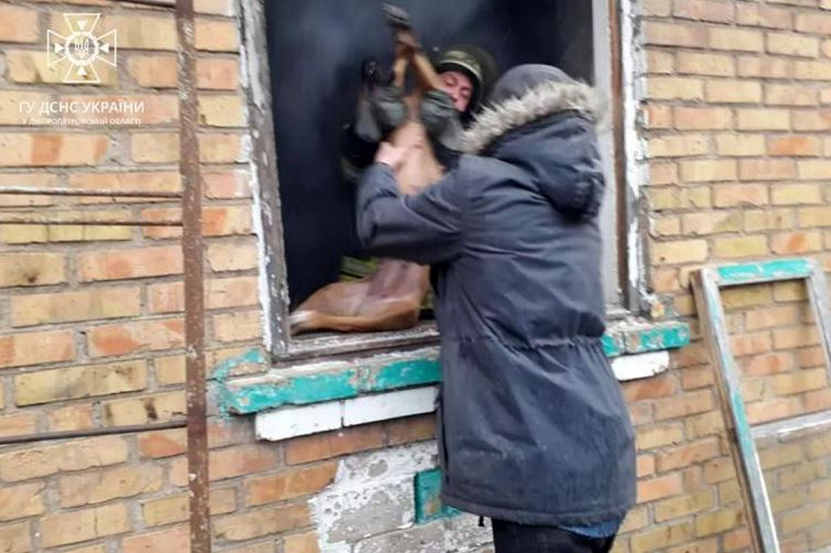 У Покровському на Нікопольщині під час пожежі врятували собаку (фото)