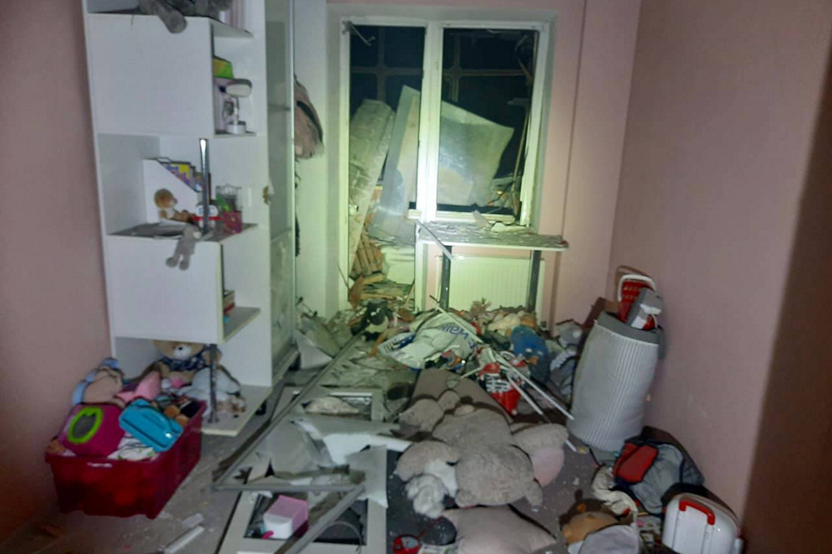 У новорічну ніч окупанти обстріляли Нікополь: є поранена і руйнування (відео)