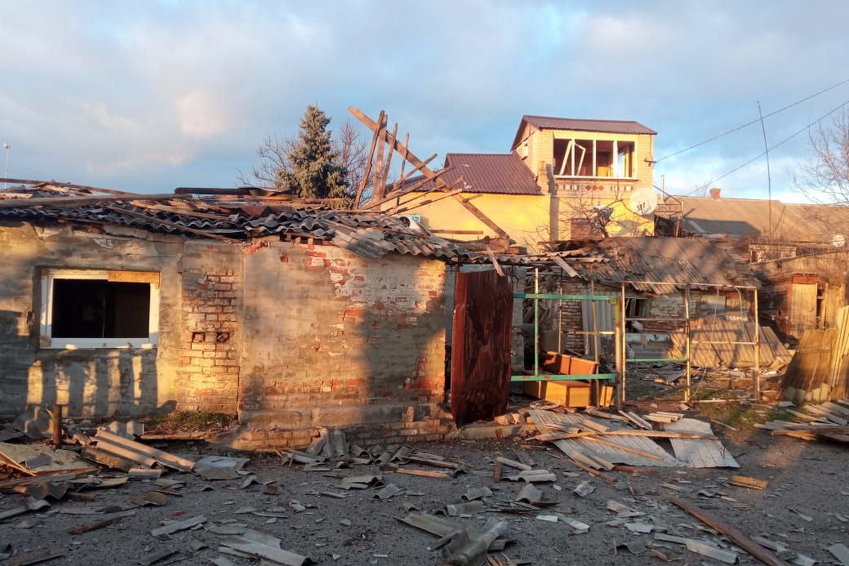Євтушенко показав наслідки обстрілів Нікополя і району 4 січня (фото)