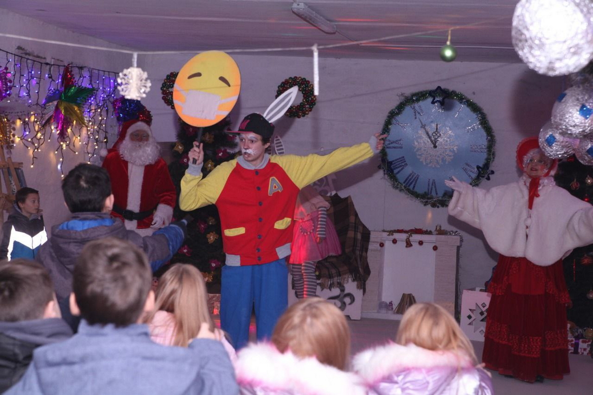 8 січня в Томаківській ТГ пройшов новорічний концерт для дітей з трьох громад (фото)