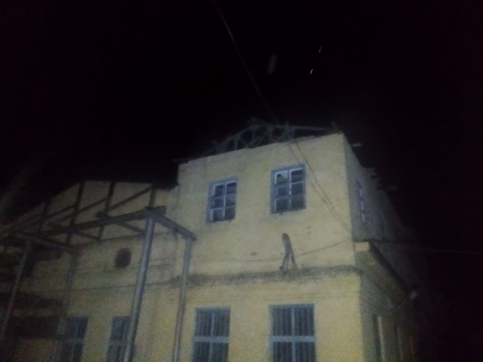 У поліції показали наслідки обстрілів Нікопольщини в ніч на 11 січня