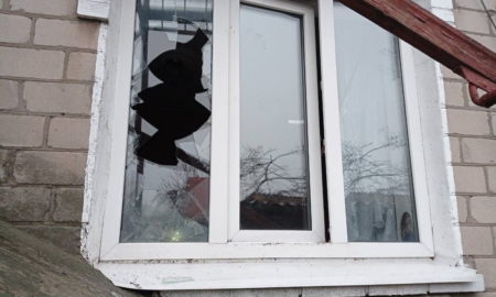 Розбивав вікна цеглиною і виносив техніку: у Марганці затримали серійного злодія