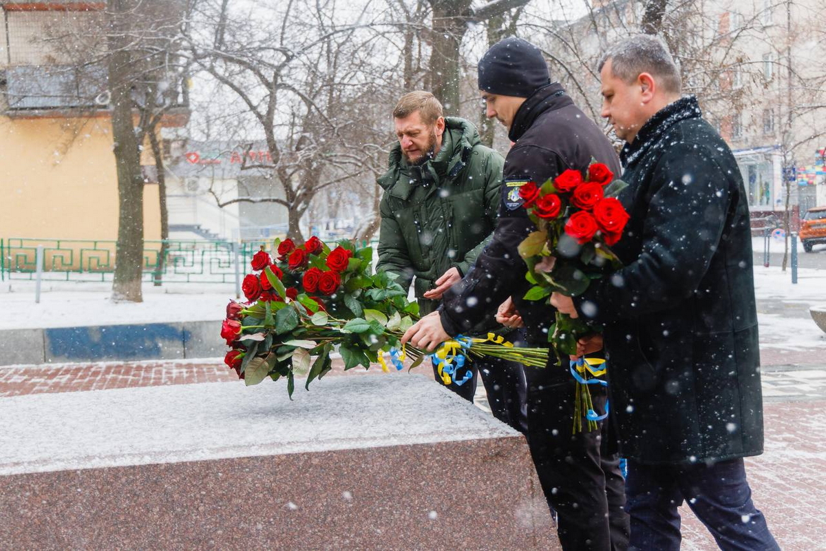 Сьогодні 105 річниця битви під Крутами – на Дніпропетровщині вшанували пам’ять Героїв