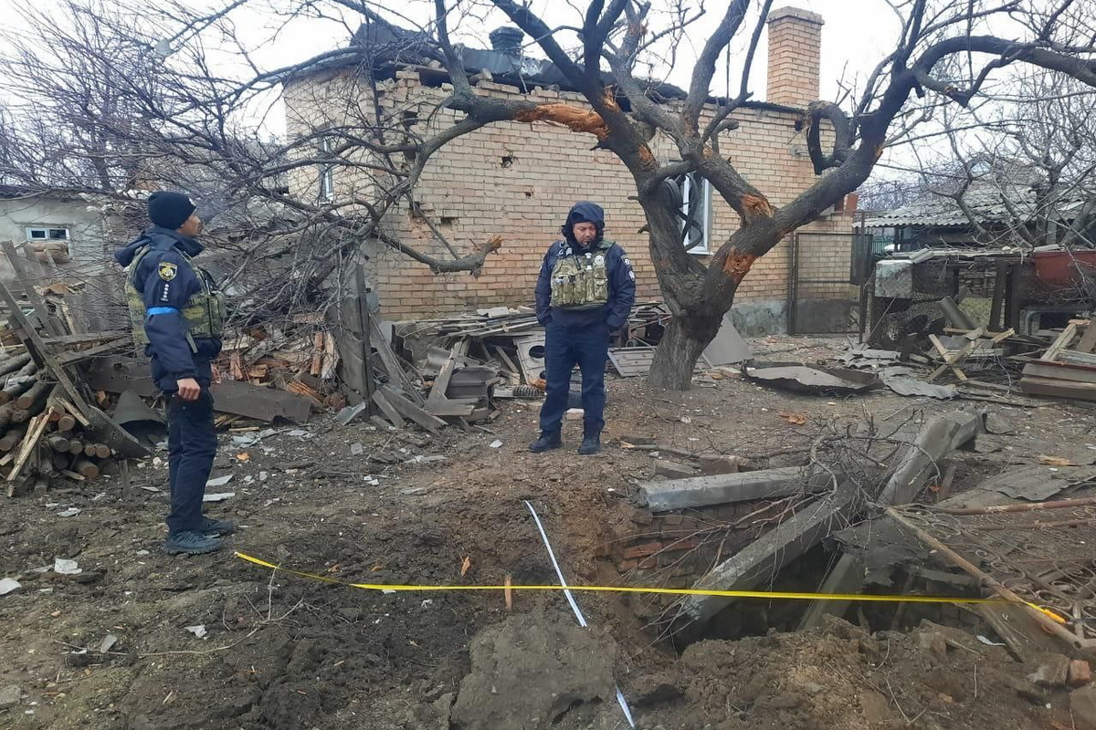 У поліції показали наслідки обстрілу Нікопольщини вночі 31 січня