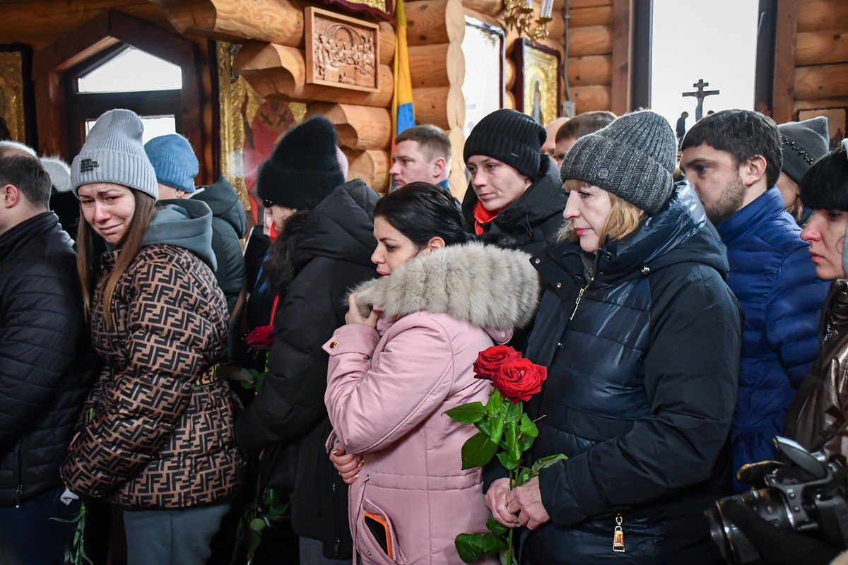 У Нікополі 25 лютого провели в останню путь загиблого Героя (фото)
