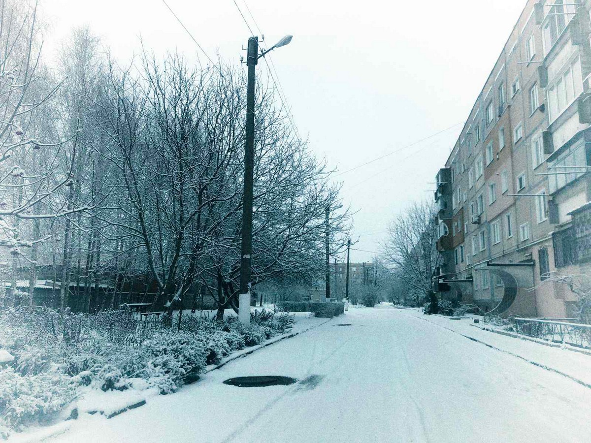 Сніг у Нікополі і Марганці 1 лютого – біла казка лікувала зранені міста (фото)