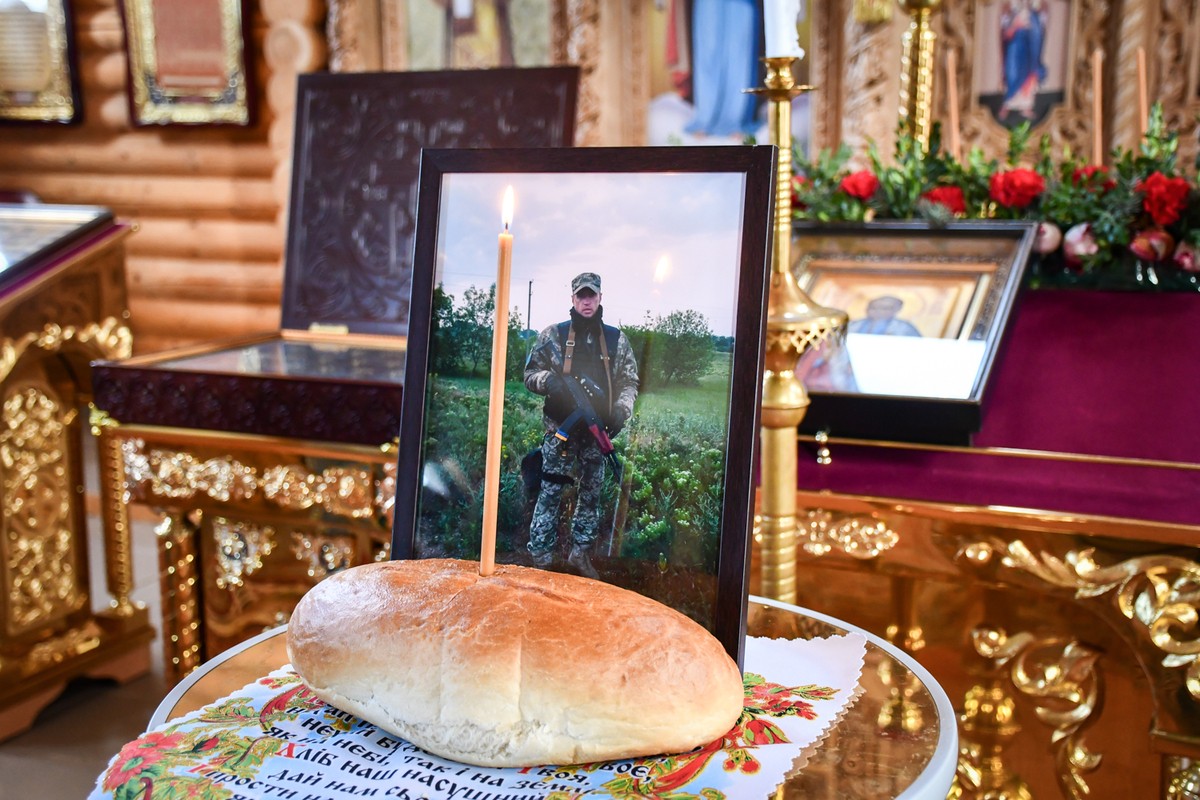 У Нікополі попрощалися із загиблим на війні Захисником Борисом Лисковським