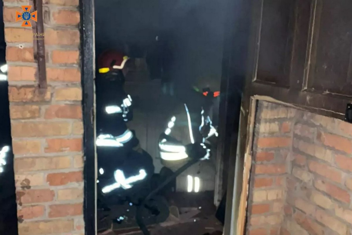 На Дніпропетровщині під час пожежі загинуло двоє пенсіонерів