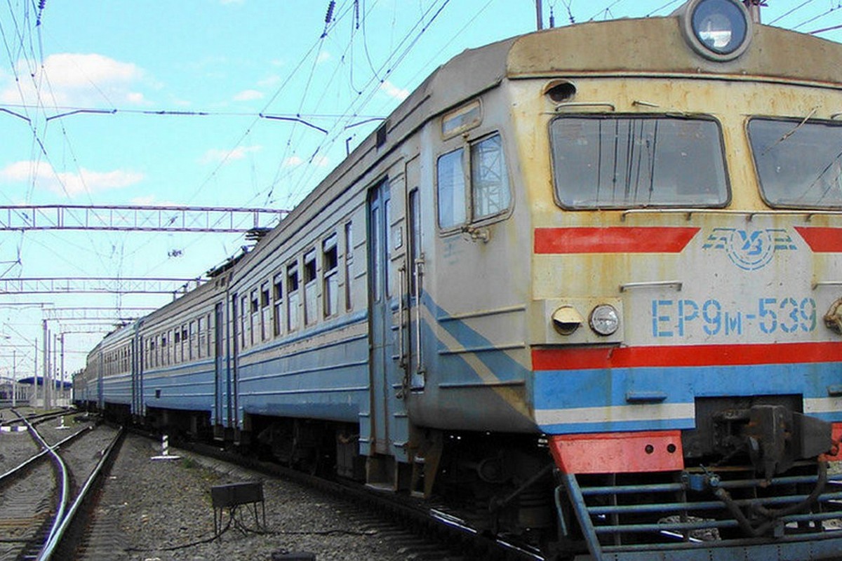 Увага! Зміни руху приміських поїздів через Нікополь з 3 лютого