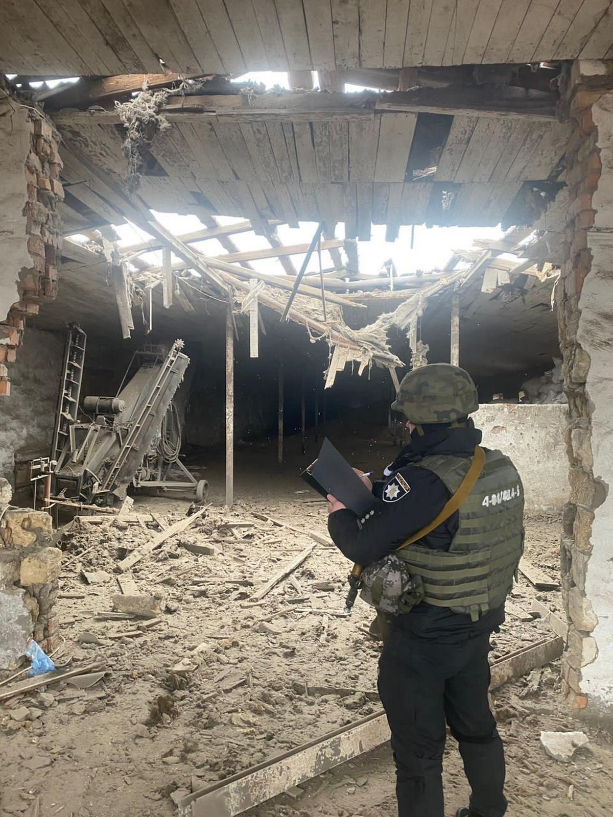 Поліція показала наслідки обстрілу Марганецької громади 31 січня
