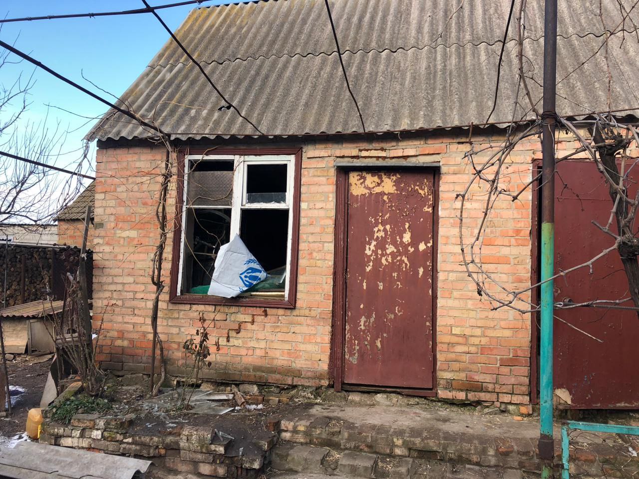 Після денних обстрілів мешканців Нікопольщини знову просять провести ніч у сховищах