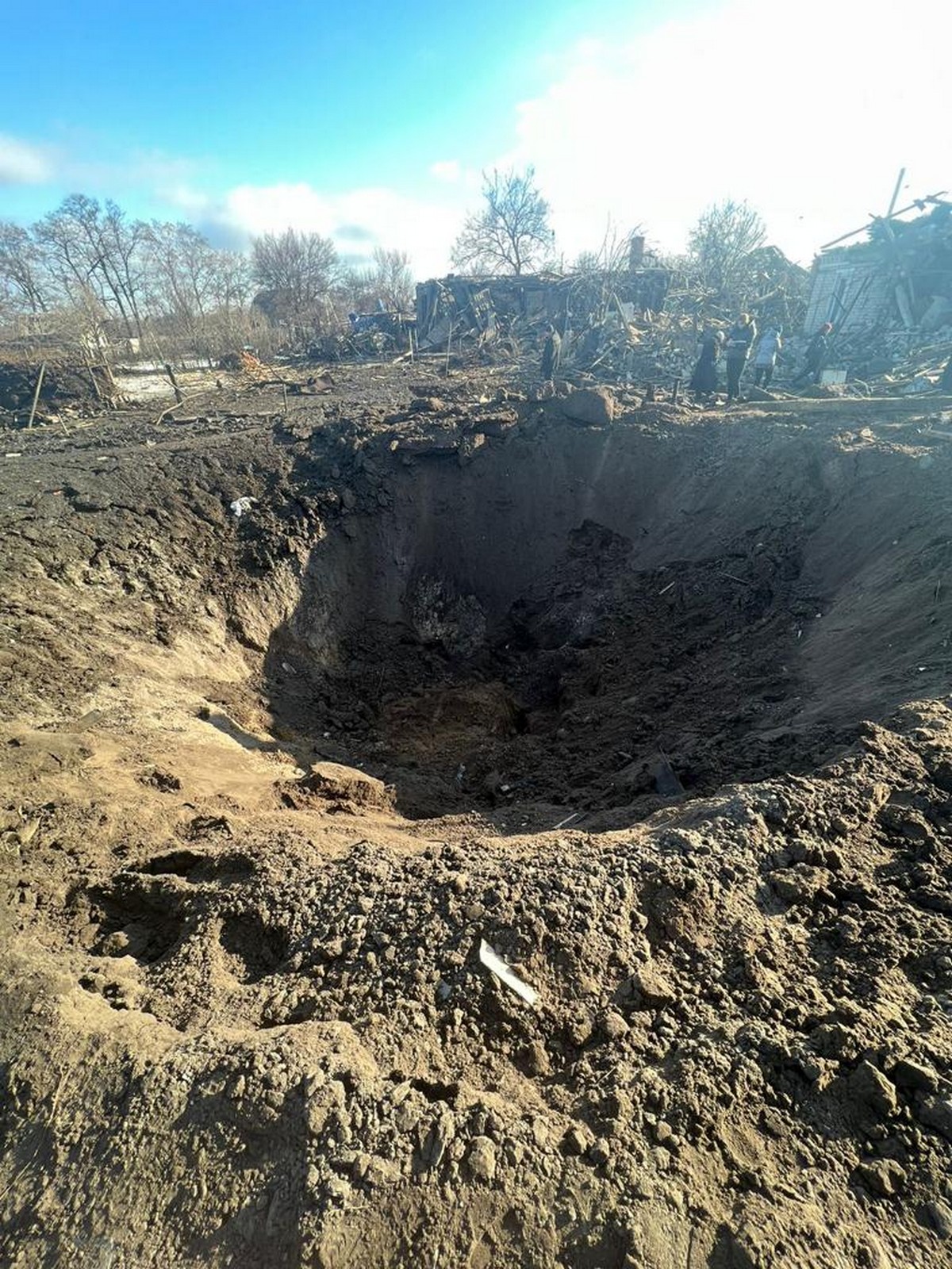 Поліція показала наслідки смертельної ракетної атаки на Павлоград (фото)