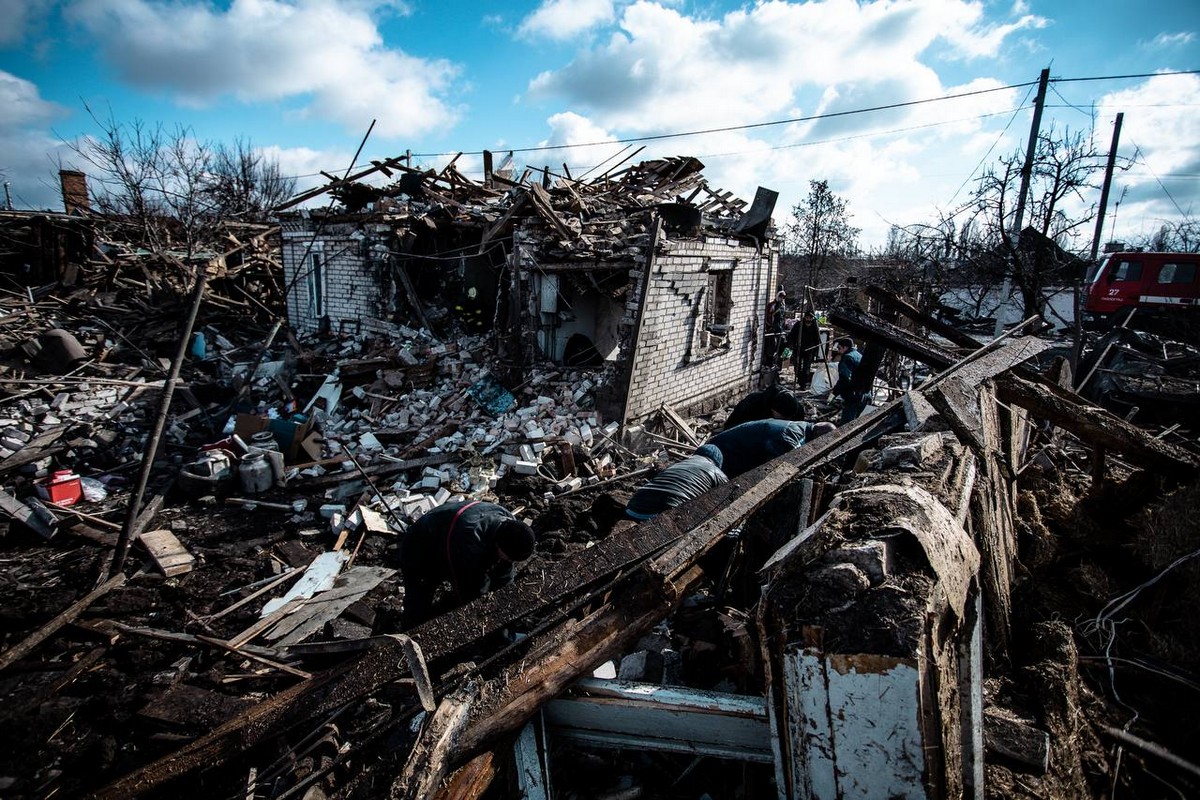 60 понівечених будинків у Павлограді: моторошні фото наслідків ракетного удару
