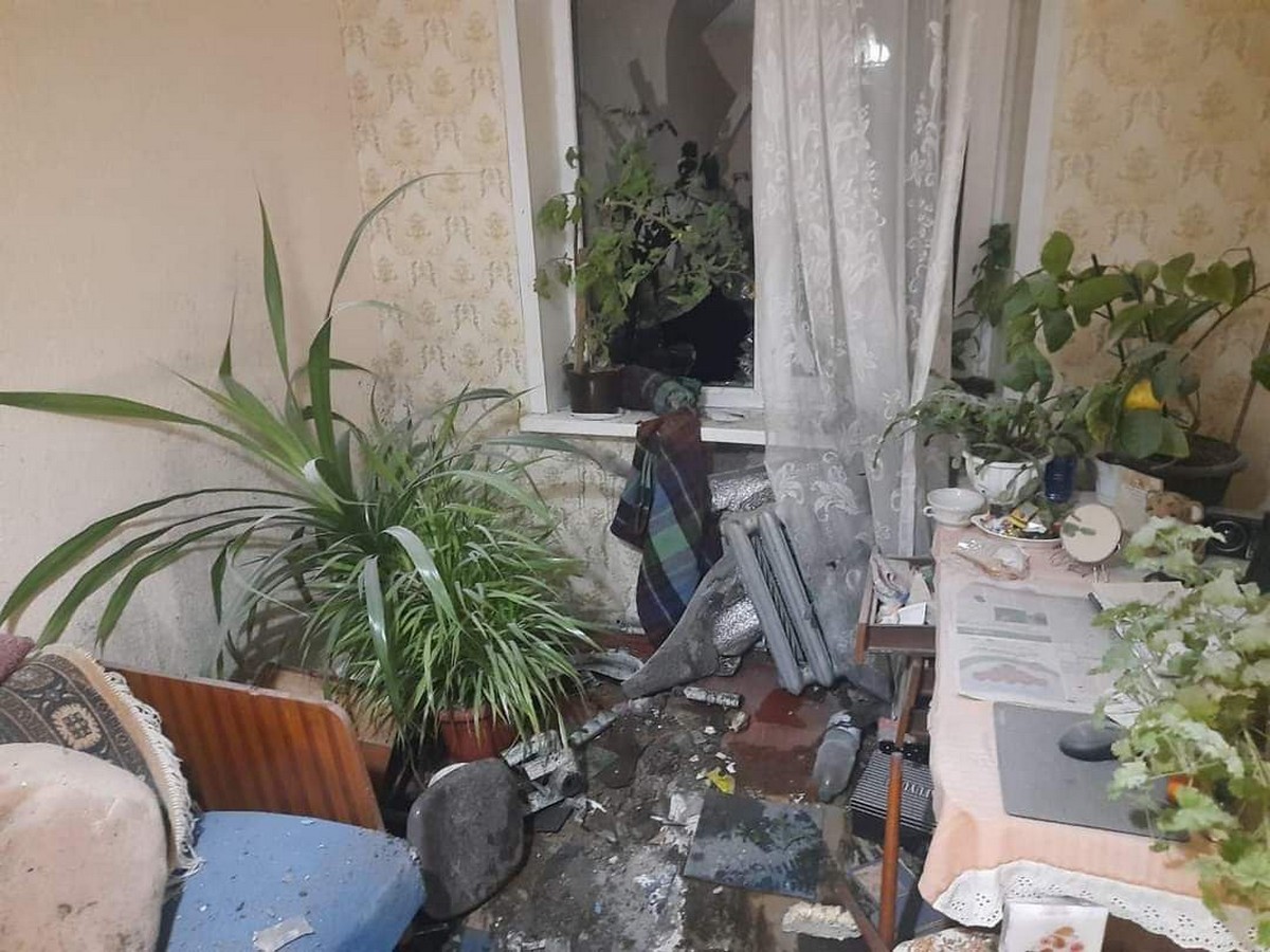 Євген Євтушенко показав наслідки обстрілів Нікополя і району 26 лютого