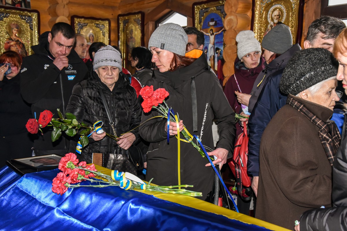 У Нікополі 28 березня провели в останню путь загиблого Героя